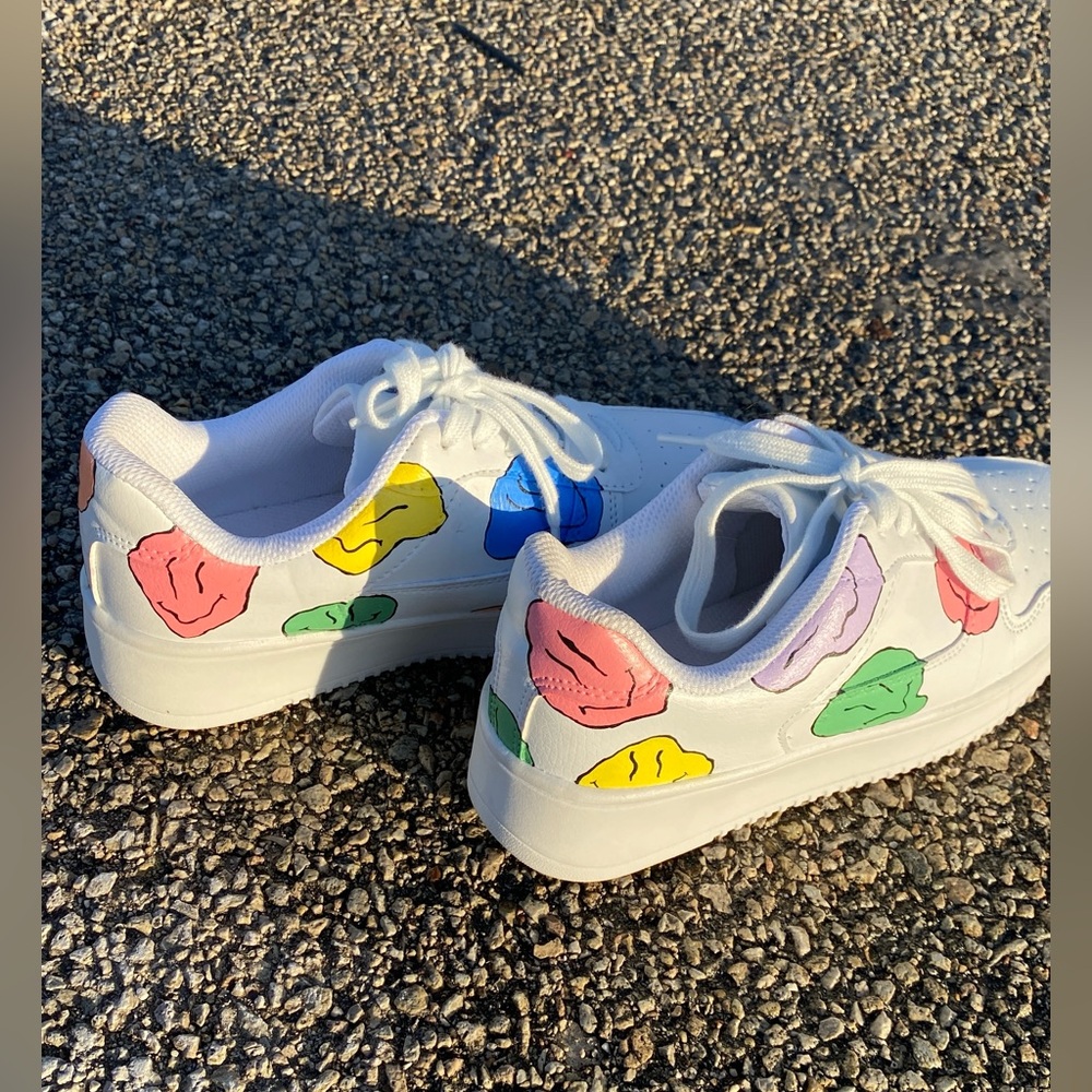 Painted Smiley Face Shoes Size 6